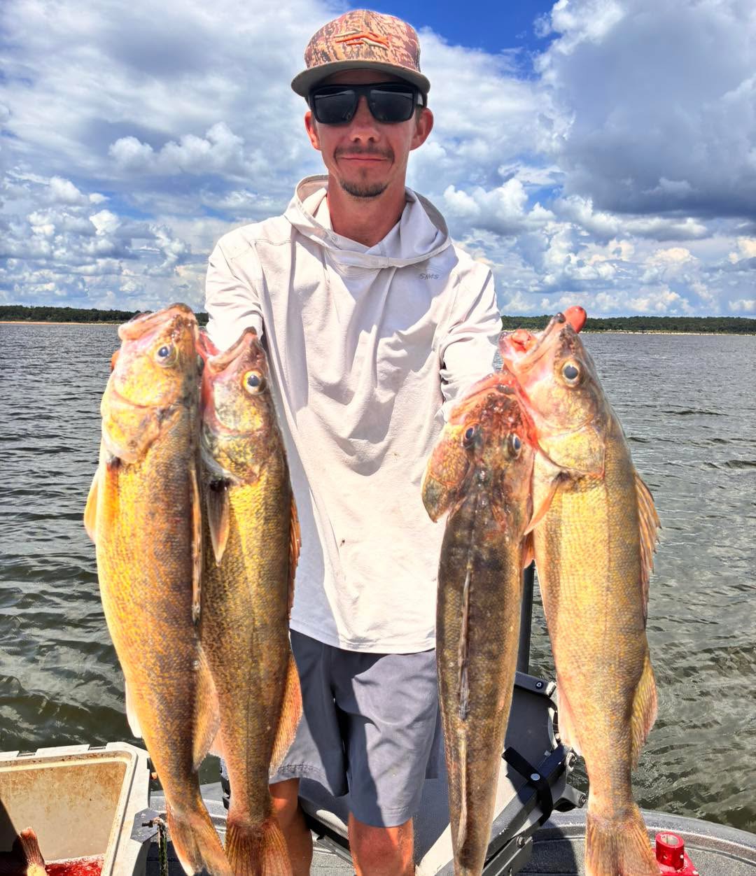 Dam Area Walleye on Flats With Isolated Structure